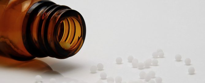 A homeopatia tem como princípio ajudar o indivíduo na manutenção do bem-estar